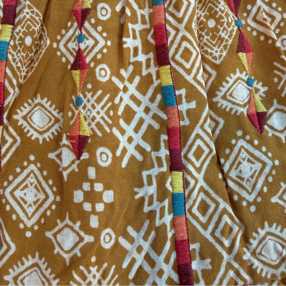 Savanna Jane Rayon Blouse, Embroidered Details, Size L, Excellent Condition - Picture 9 of 10